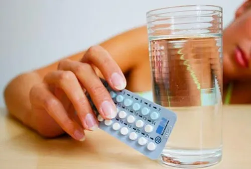 Uống thuốc tránh thai gây khó rụng trứng - Đúng hay sai?